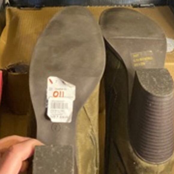 Boho Chic Olive Suede Block Heel Ankle Boots “Stacey” Style Size 7 - Picture 8 of 10